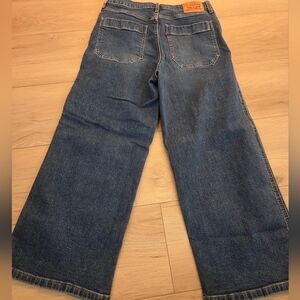 Levis Mile High Wedgie Crop